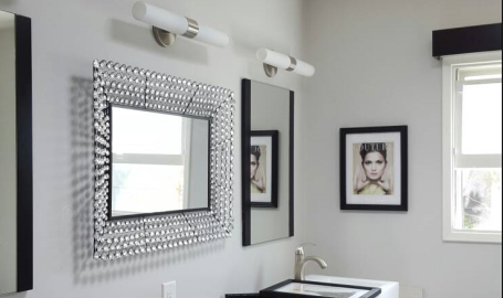 Modern Bath with Square JustFrost