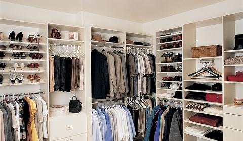 Walk-In Closet with 290DS